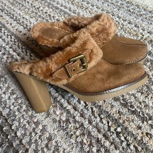 BcbGirls Brown Fur Mule Clogs - Size 7.5